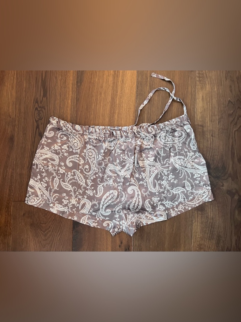 Victoria's Secret Vintage Taupe Cream Paisley 100% real Silk Sleep Lounge Shorts - Picture 2 of 3